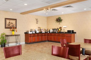 Free daily on-the-go breakfast  - Baymont by Wyndham Latham Albany Airport (Latham)