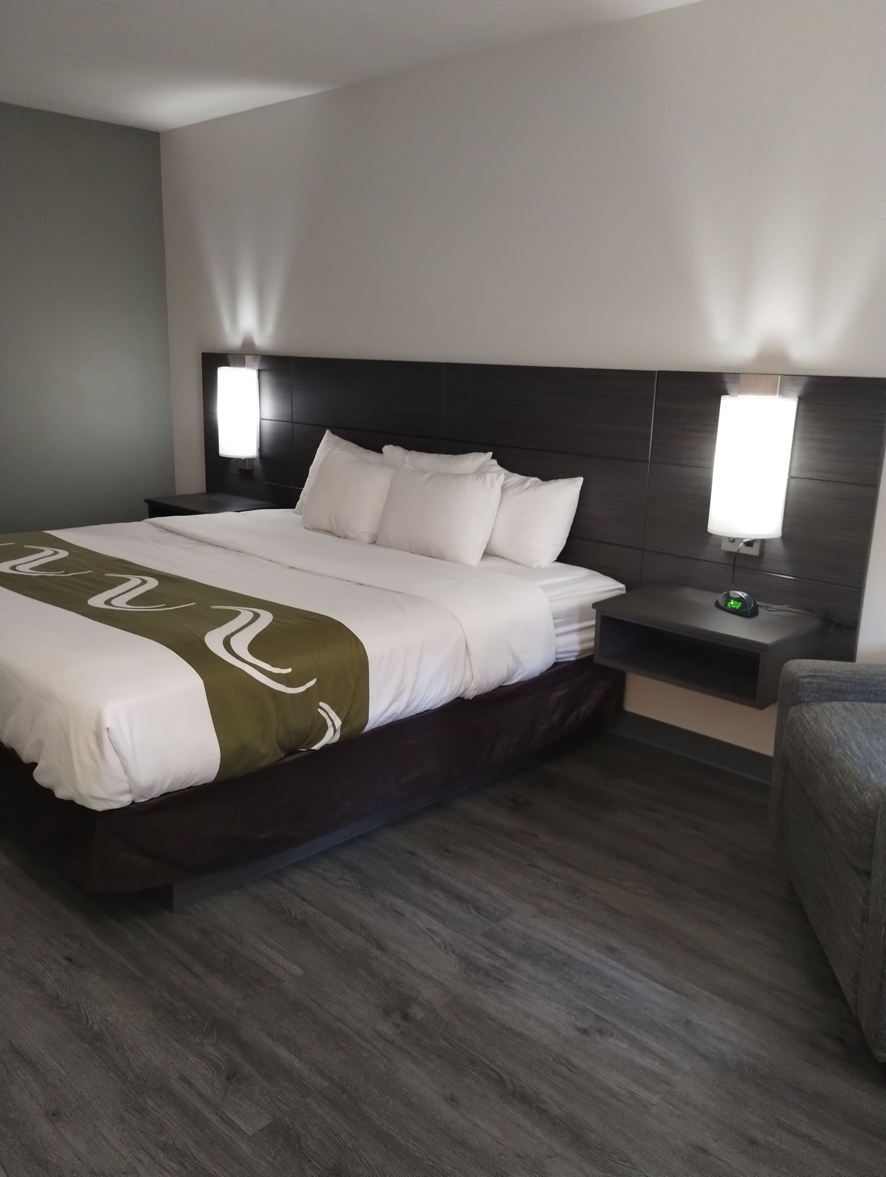 أغطية فراش متميزة وألحفة محشوة بالريش وبديكورات فريدة لكل غرفة