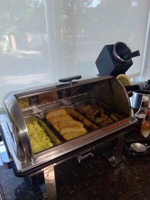 Free daily continental breakfast