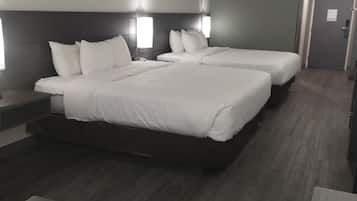 Family Suite, Multiple Beds, Non Smoking (Efficiency) | Premium bedding, down comforters, individually decorated
