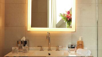 Deluxe Double Room | Bathroom | Shower, rainfall showerhead, designer toiletries, hair dryer