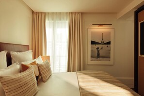 Deluxe Double Room | Premium bedding, pillow-top beds, minibar, in-room safe - La Villa Saint Germain des Prés (Paris)