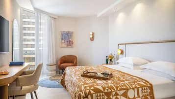 New Executive Room | Minibar, in-room safe, desk, soundproofing