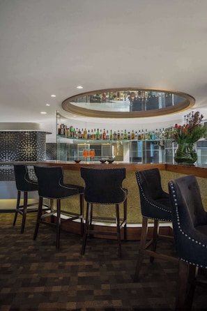 2 Bars/Lounges, Cocktailbar