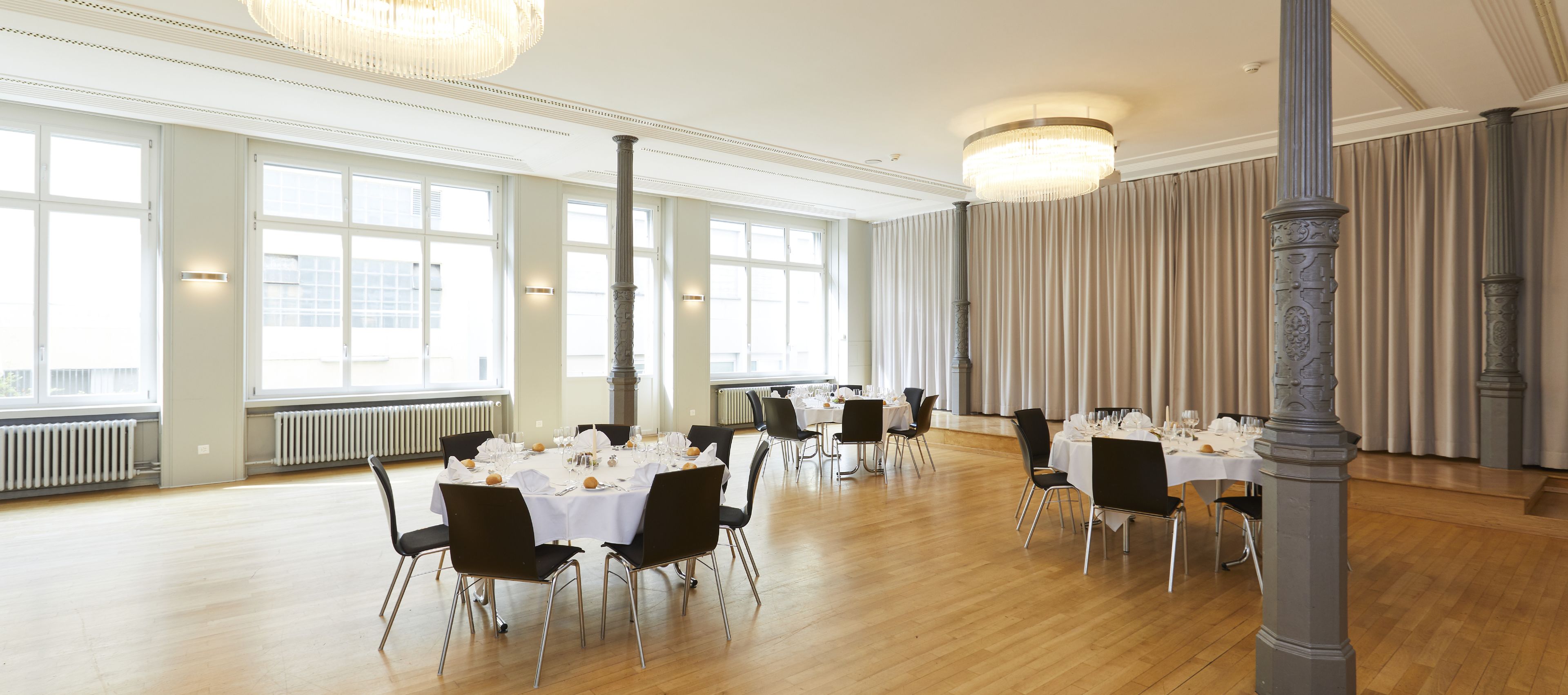 lunch and dinner served, local and international cuisine