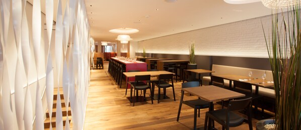 Lunch and dinner served, local and international cuisine