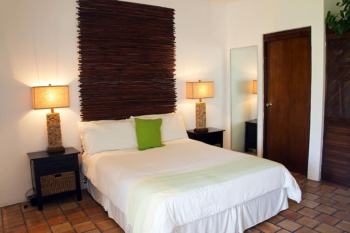 Standard Double Room, 1 Queen Bed