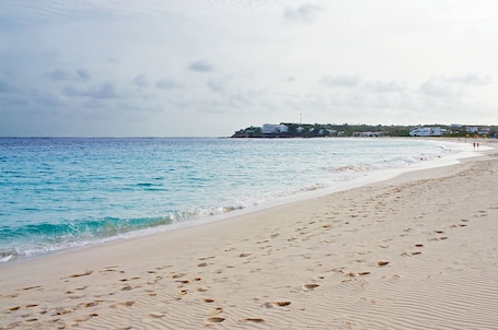 Beach nearby, sun loungers, beach umbrellas, beach towels