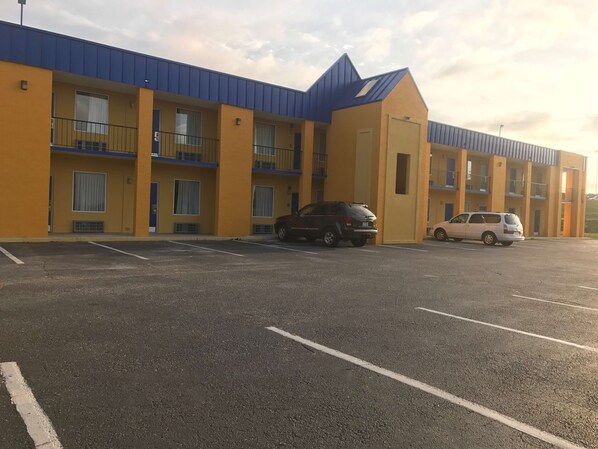 Exterior - Knights Inn Lumberton (Lumberton)