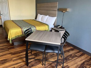 Room, 1 King Bed | Desk, free WiFi