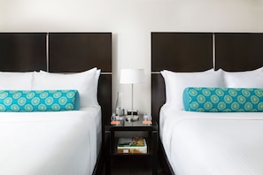Egyptian cotton sheets, premium bedding, in-room safe, desk