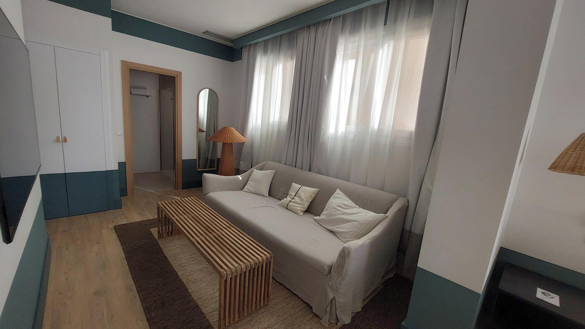 junior suite, balcony | 1 bedroom, minibar, in-room safe, desk