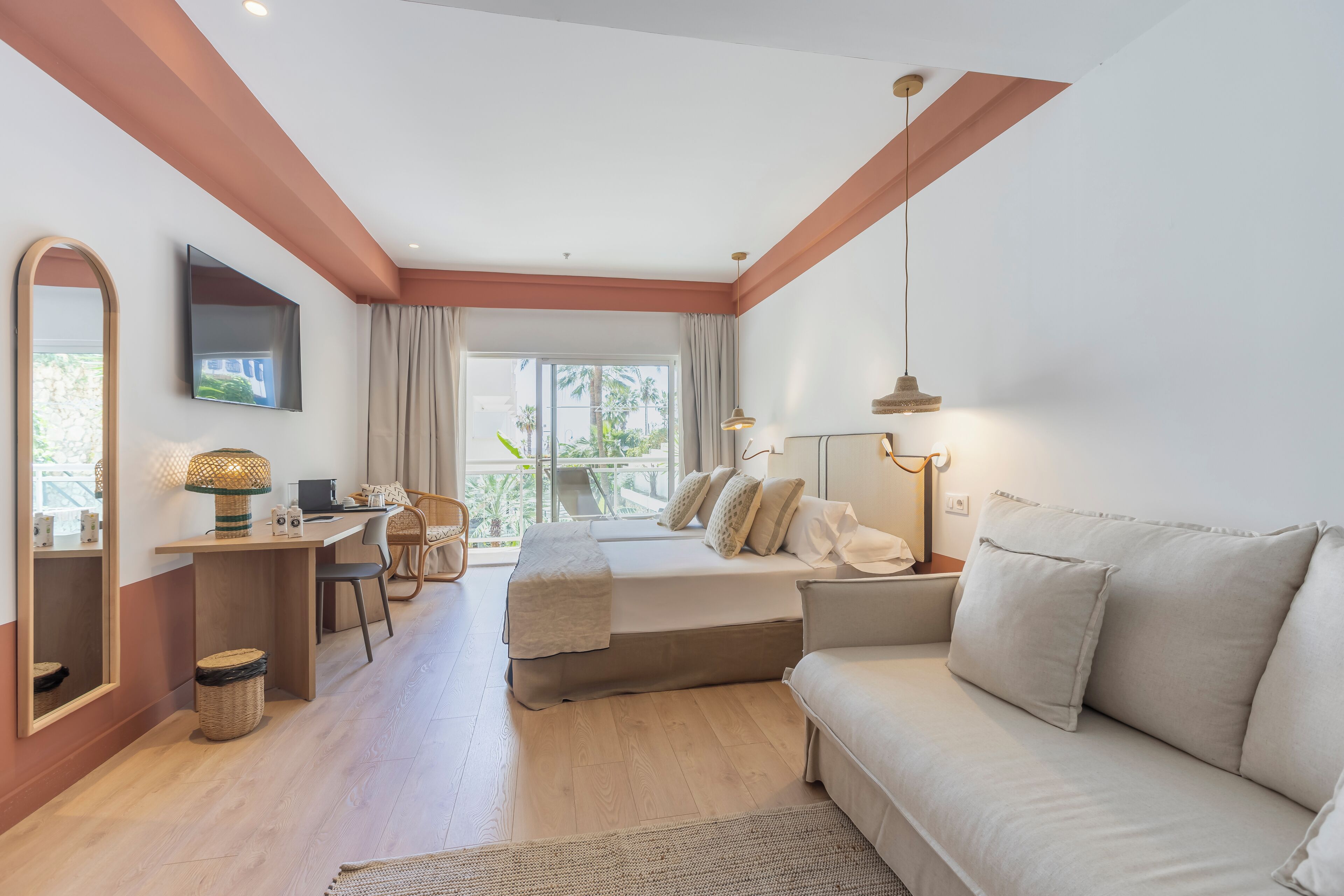 standard quadruple room, balcony | 1 bedroom, minibar, in-room safe, desk