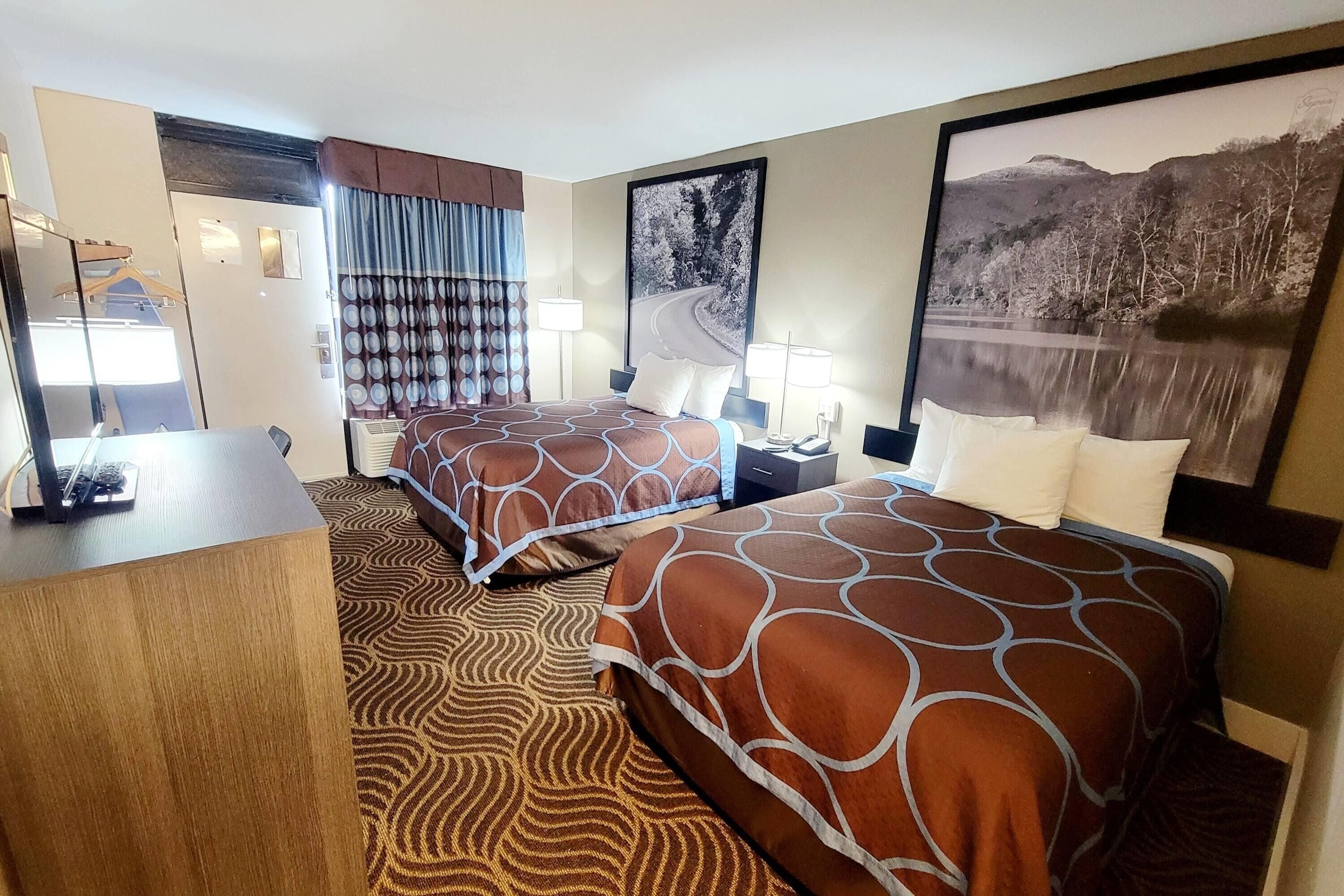 办公桌、熨斗/熨衣板、免费婴儿床、折叠床/加床（额外收费）