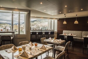 2 restaurants, breakfast, lunch, dinner served; international cuisine