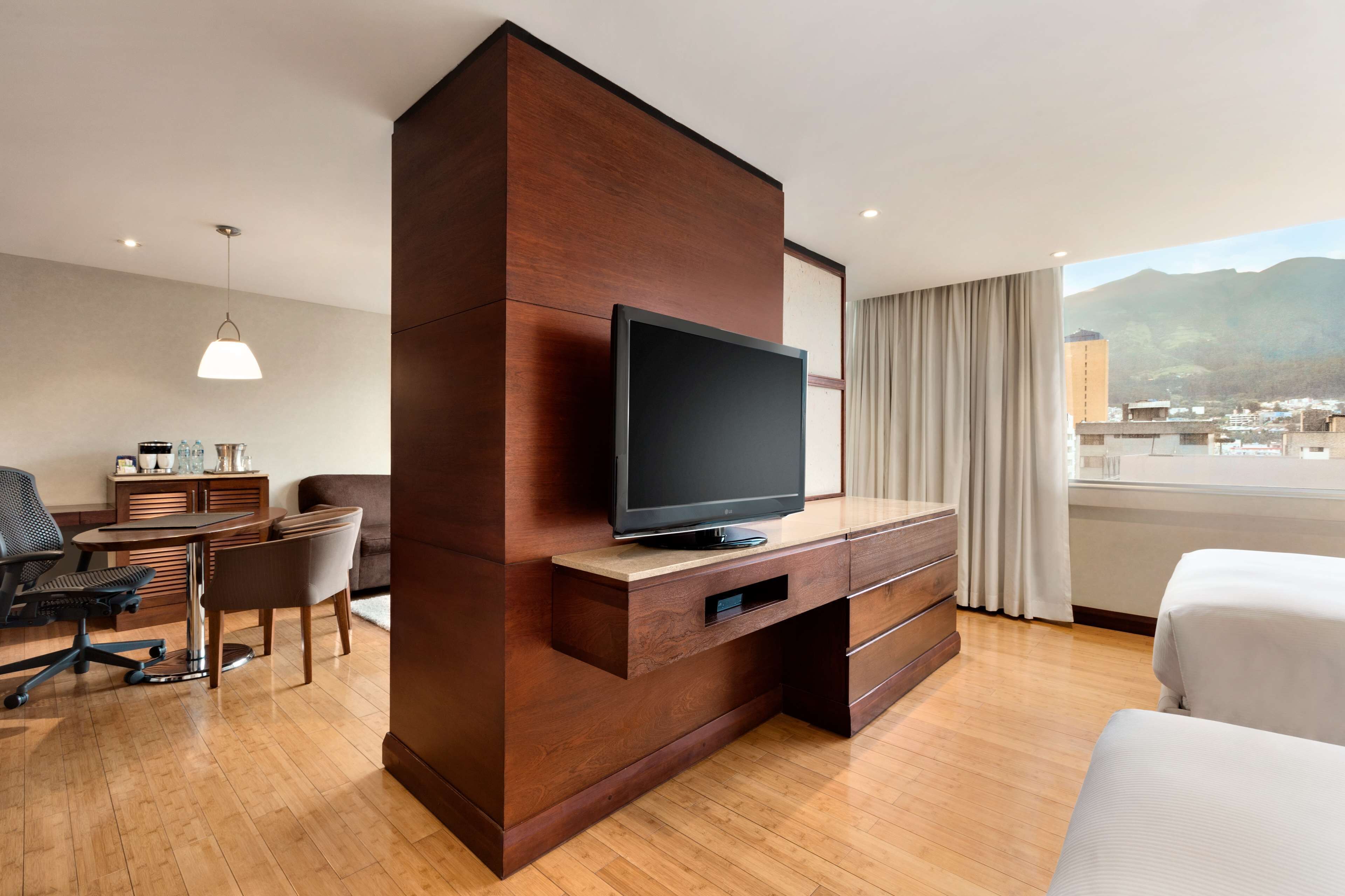 2 Double Beds, Executive Suite, Executive Lounge Access 