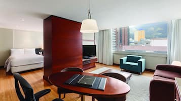 2 Double Beds, Executive Suite, Executive Lounge Access | Premium bedding, minibar, in-room safe, blackout drapes