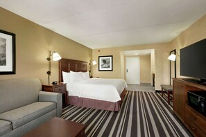 Desk, laptop workspace, blackout drapes, iron/ironing board - Hampton Inn Washington-Dulles Int'l Airport South (Chantilly)