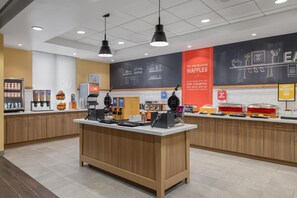 Free daily buffet breakfast  - Hampton Inn Washington-Dulles Int'l Airport South (Chantilly)