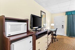 高档床上用品、办公桌、隔音、熨斗/熨衣板