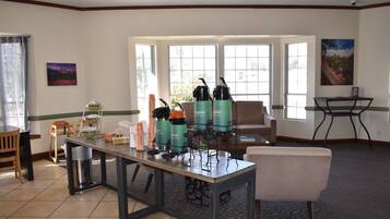 Coin salon dans le hall