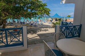 In-room safe, iron/ironing board, free cots/infant beds, rollaway beds - Negril Tree House Resort (Negril)