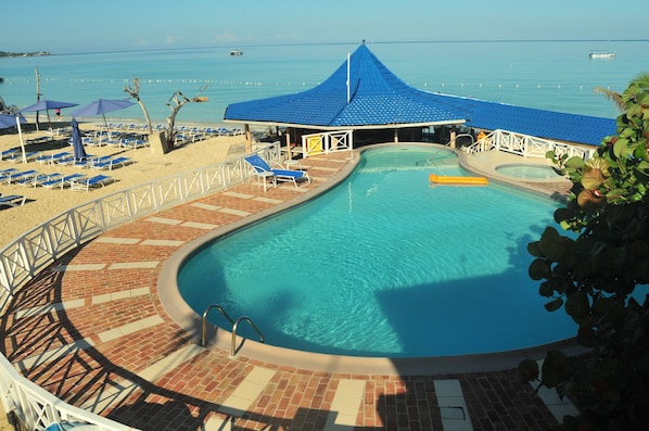 Outdoor pool, pool loungers