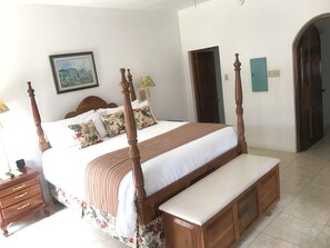 Suite, Garden View | In-room safe, iron/ironing board, free cribs/infant beds, rollaway beds