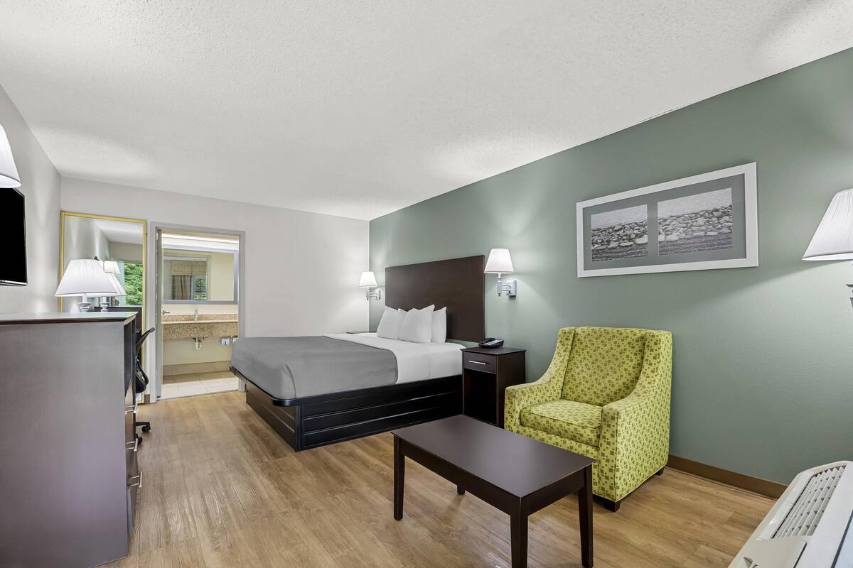 Premium bedding, Select Comfort beds, desk, laptop workspace