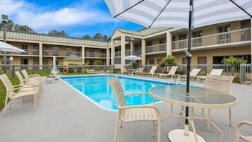 Seasonal outdoor pool, pool umbrellas