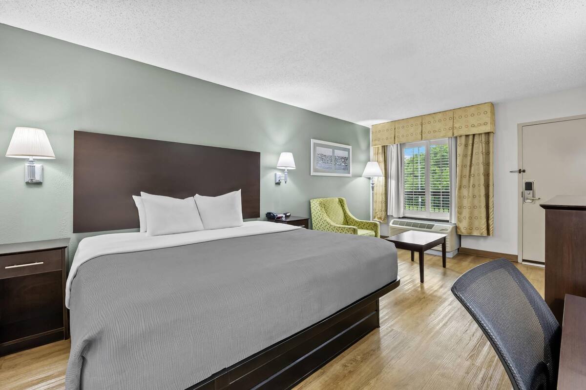 Premium bedding, Select Comfort beds, desk, laptop workspace