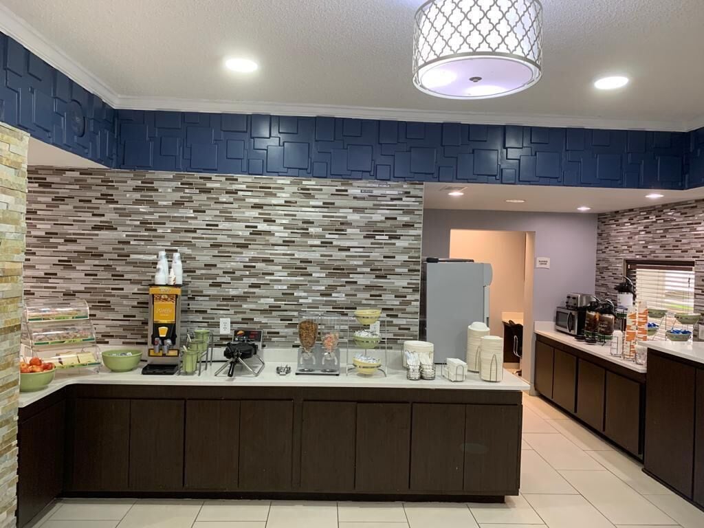 Free daily buffet breakfast