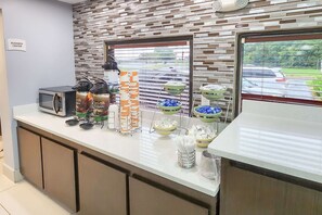 Free daily buffet breakfast 