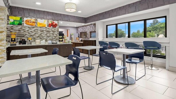 Breakfast area - Quality Inn at Albany Mall (Albany)