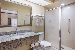 Free toiletries, hair dryer, towels - Quality Inn at Albany Mall (Albany)