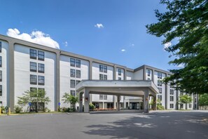 Exterior - Hampton Inn Albany-Wolf Road (Airport) (Albany)