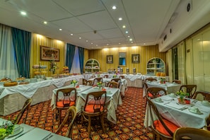 Daily buffet breakfast (EUR 15 per person)