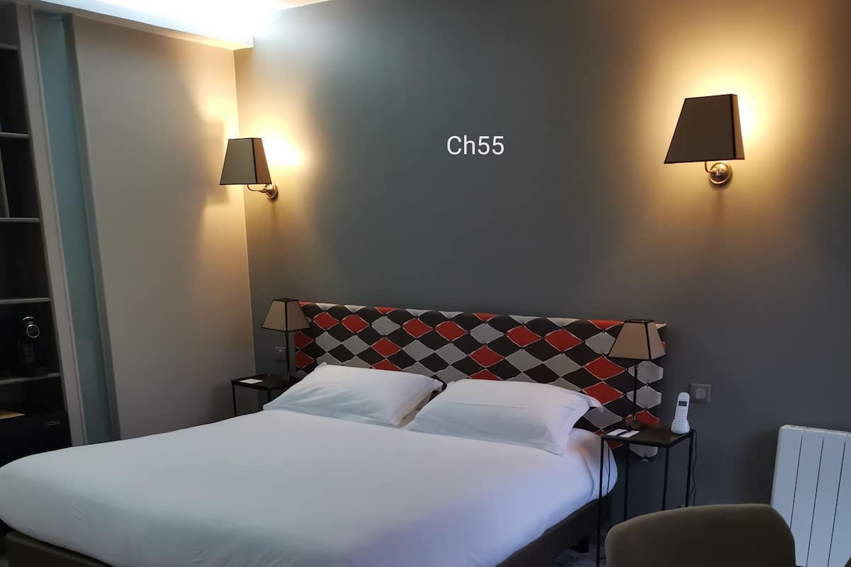 Minibar, két bảo mật tại phòng, trang trí khác biệt, bàn