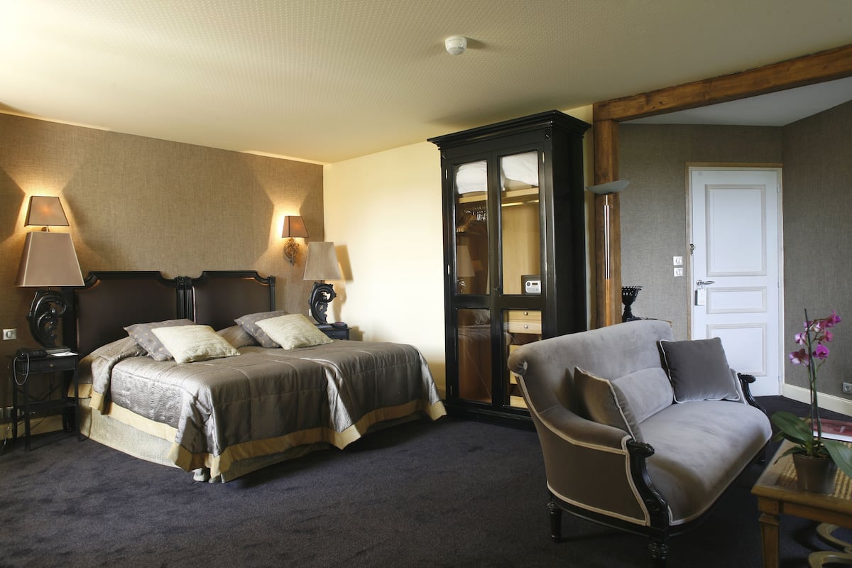 Minibar, két bảo mật tại phòng, trang trí khác biệt, bàn