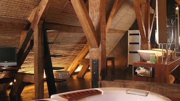 Suite Royal (avec Baignoire Spa) | Bagno | Articoli per l'igiene personale ecosostenibili, asciugacapelli