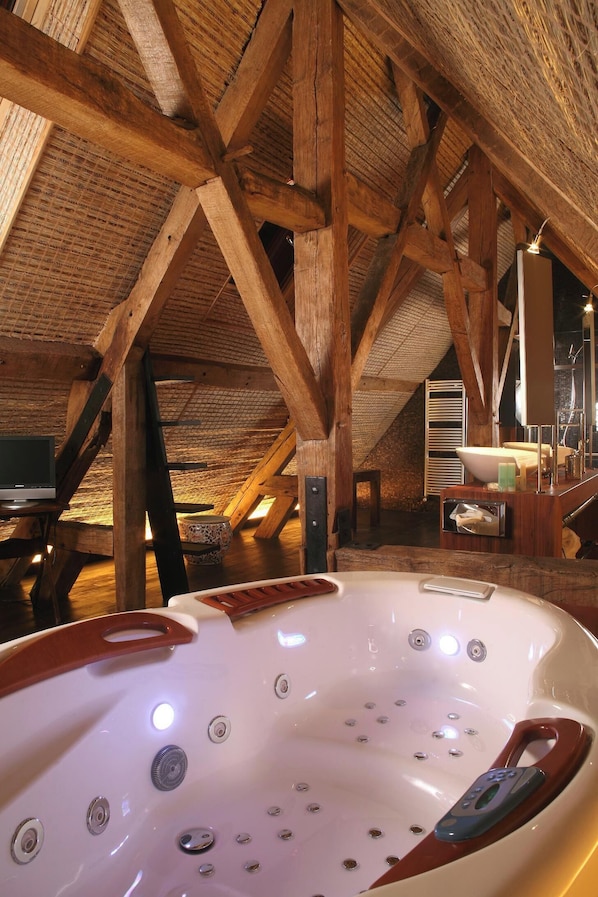 Royal Suite (avec Baignoire Spa) | Bathroom