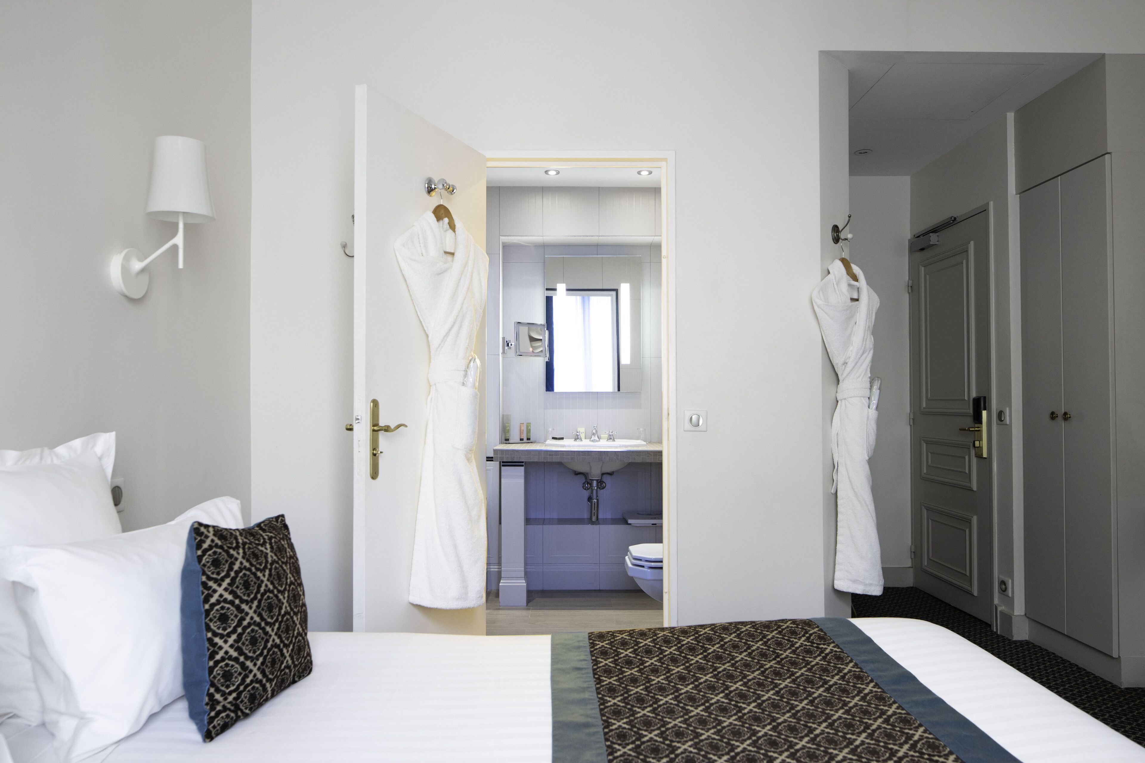 superior double room - complimentary soft minibar, courtesy tray, chromecast - snacks, digital press | minibar, in-room safe, desk, blackout curtains