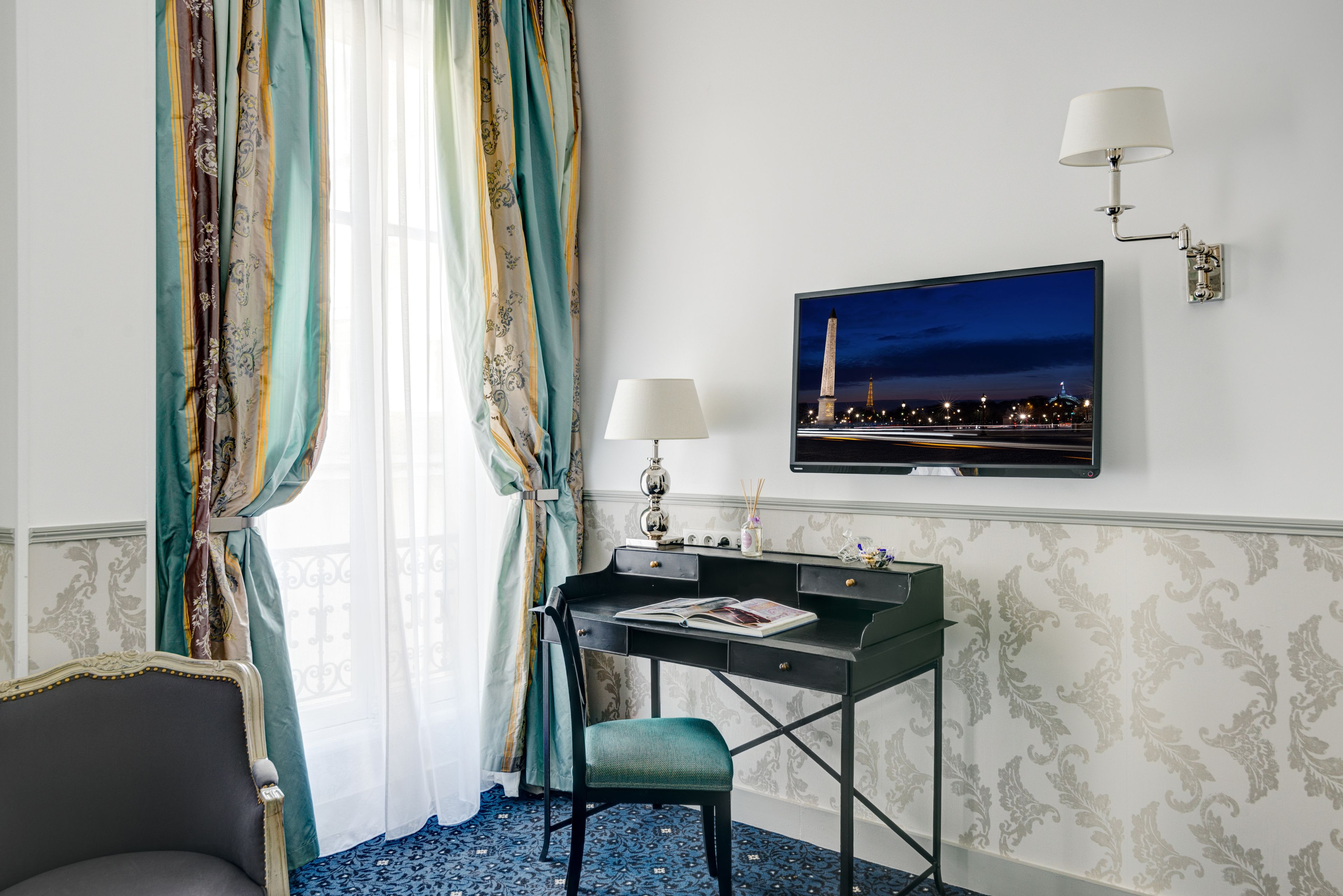 minibar, in-room safe, desk, blackout curtains