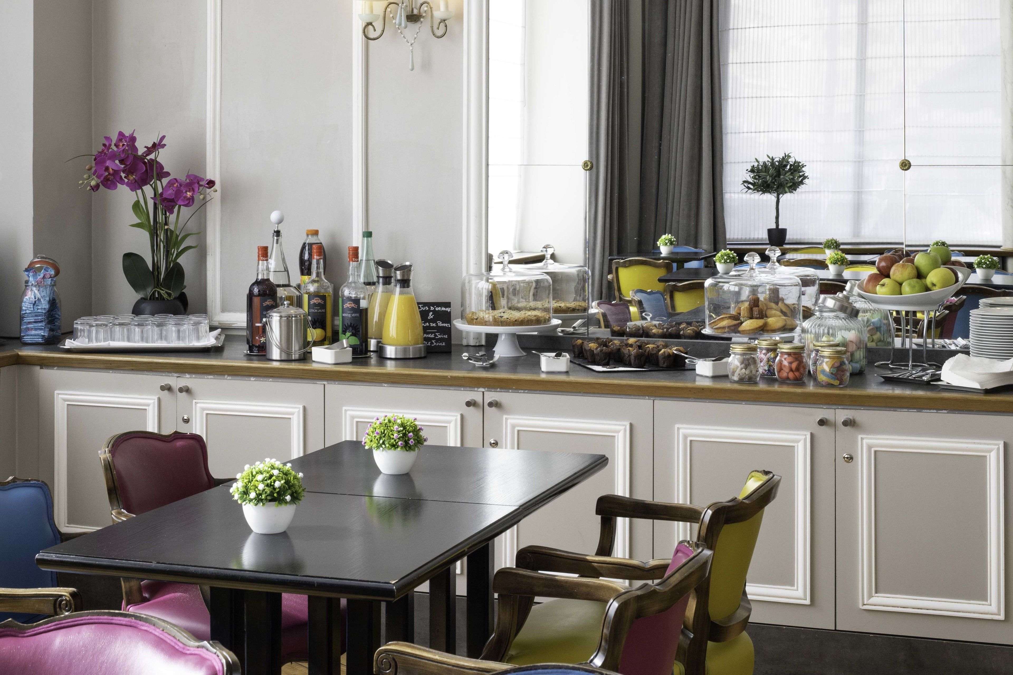 daily buffet breakfast (eur 17 per person)