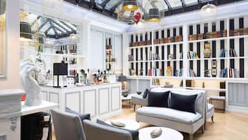 Bar (en la propiedad)