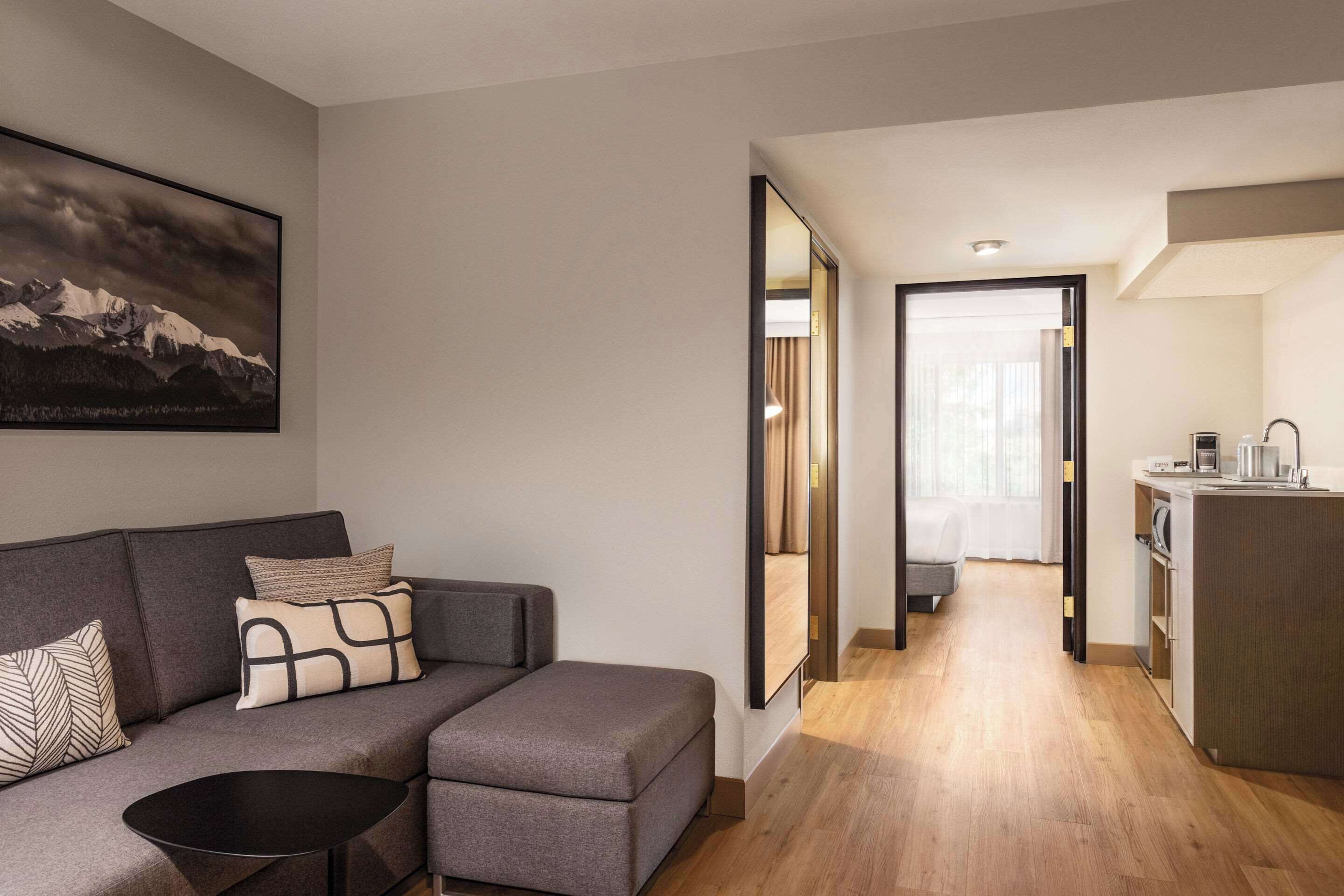 premium bedding, pillow-top beds, in-room safe, desk