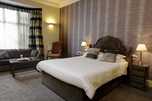 Desk, iron/ironing board, cribs/infant beds, rollaway beds - Westley Hotel (Birmingham)