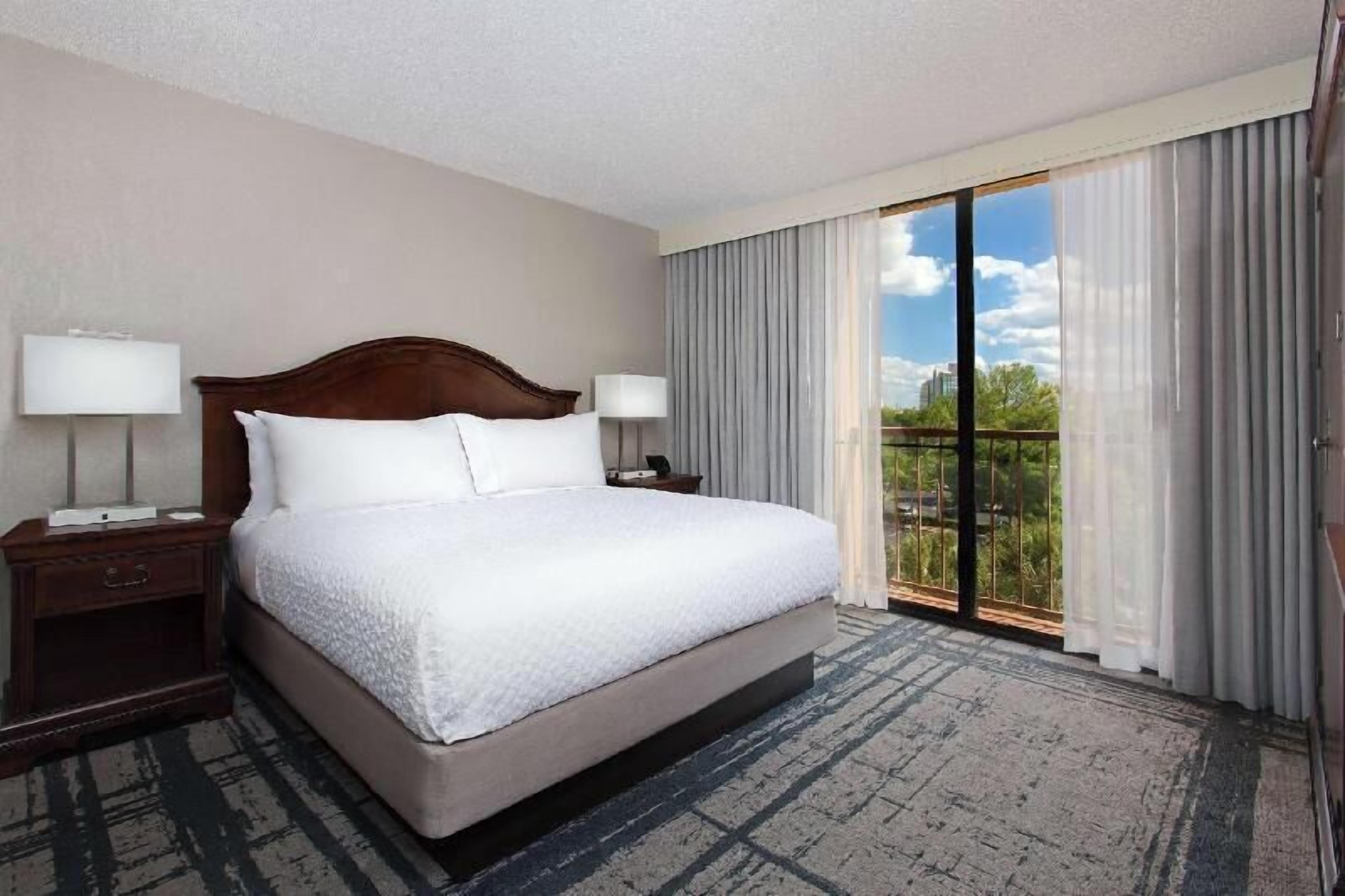 Premium bedding, in-room safe, desk, iron/ironing board