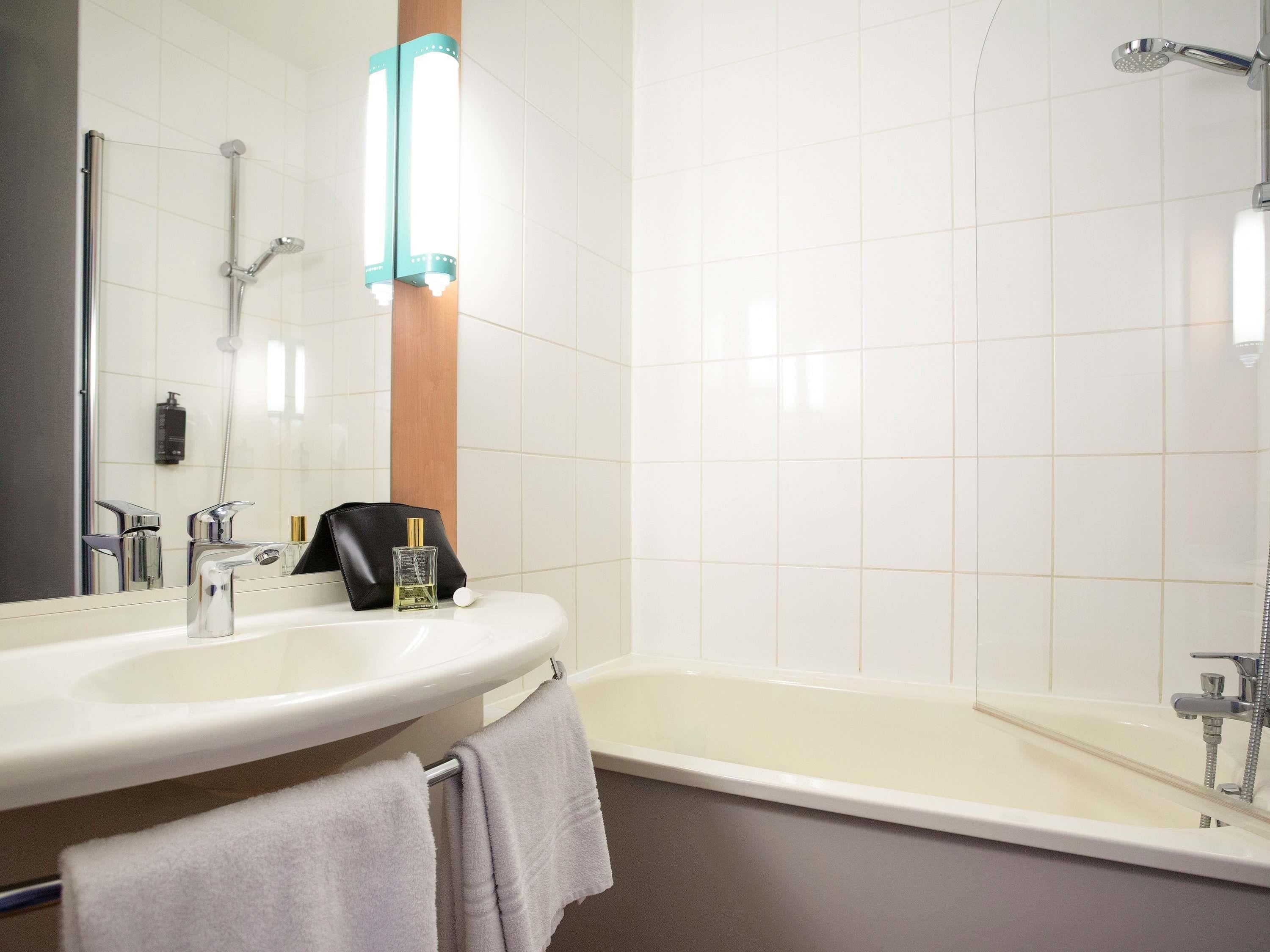 1 bedroom, premium bedding, pillow-top beds, desk