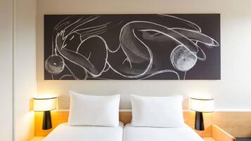1 chambre, literie de qualité supérieure, surmatelas, bureau